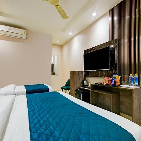 The Pearl Plaza Hotel In City Centre - Near New Delhi Railway Station Exterior photo