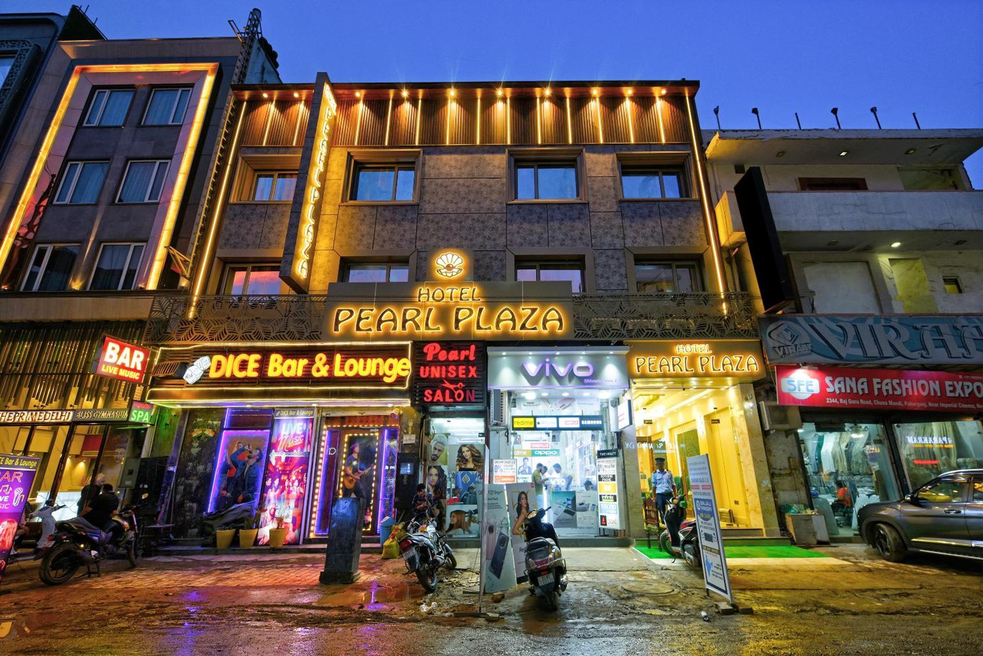 The Pearl Plaza In Centre - Near Railway Station 4*