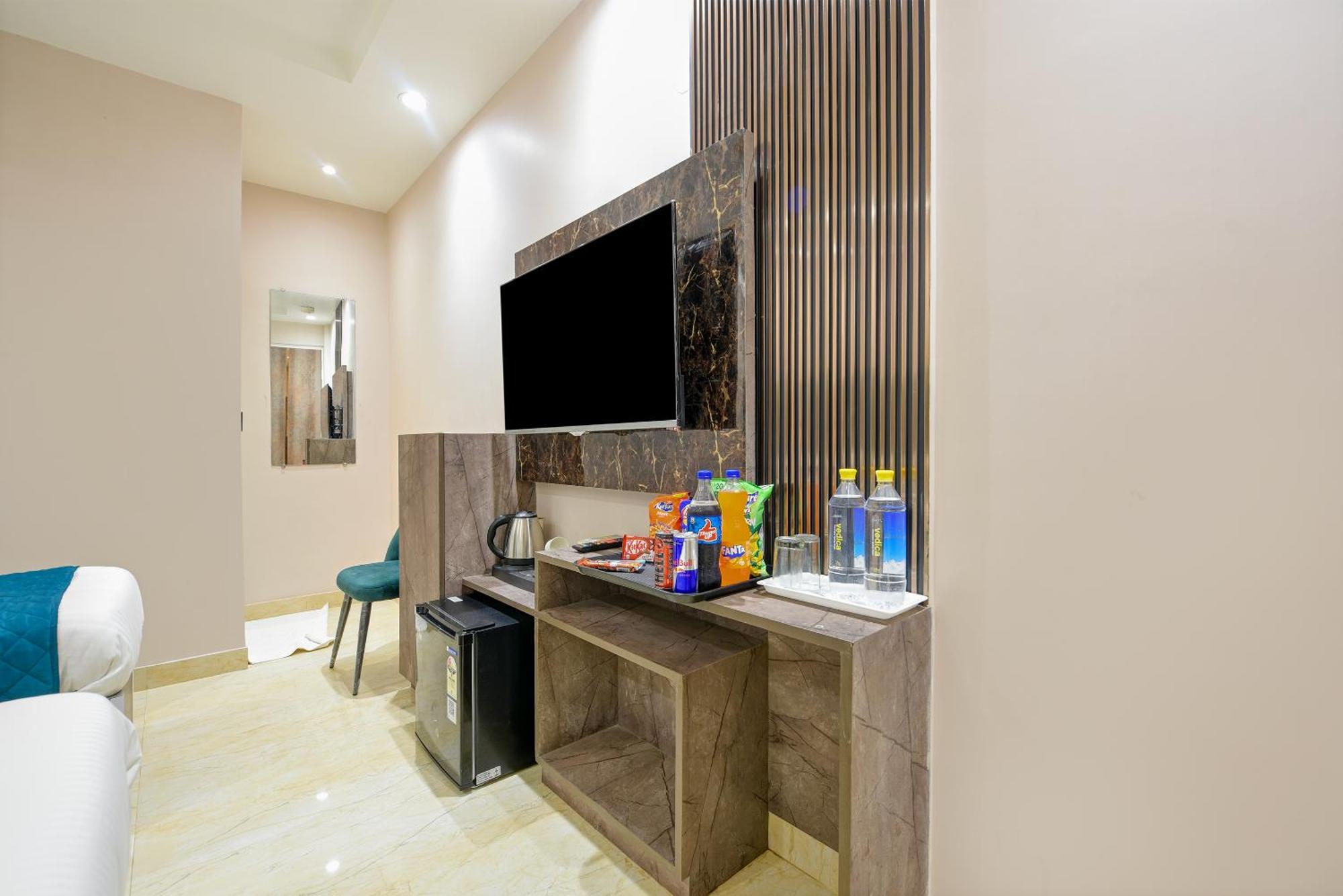 Hotel The Pearl Plaza In Centre - Near Railway Station New Delhi