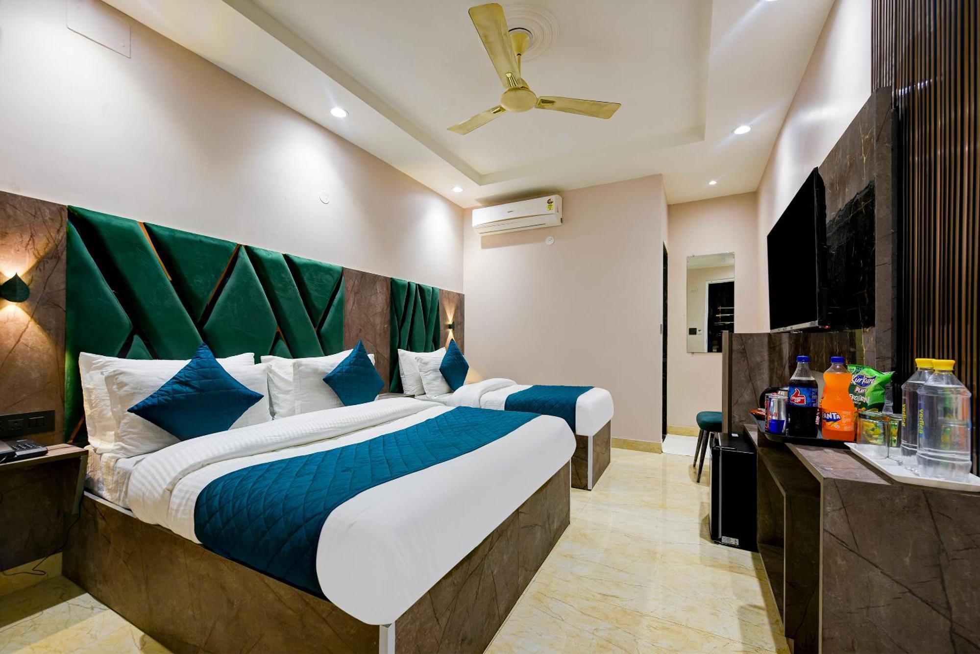 Hotel The Pearl Plaza In Centre - Near Railway Station 4*