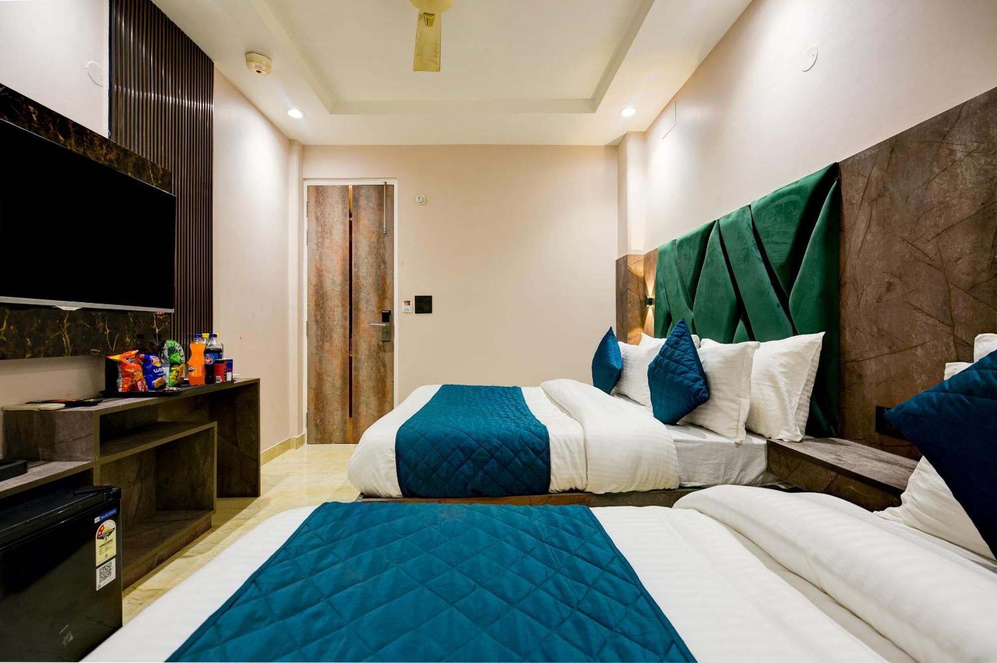 Hotel The Pearl Plaza In Centre - Near Railway Station New Delhi