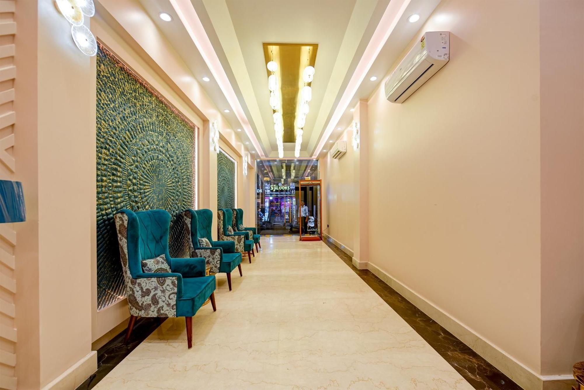 Hotel The Pearl Plaza In Centre - Near Railway Station 4*