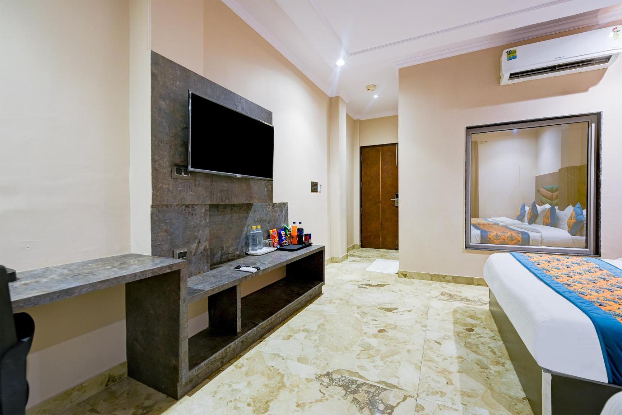 Hotel The Pearl Plaza In Centre - Near Railway Station New Delhi