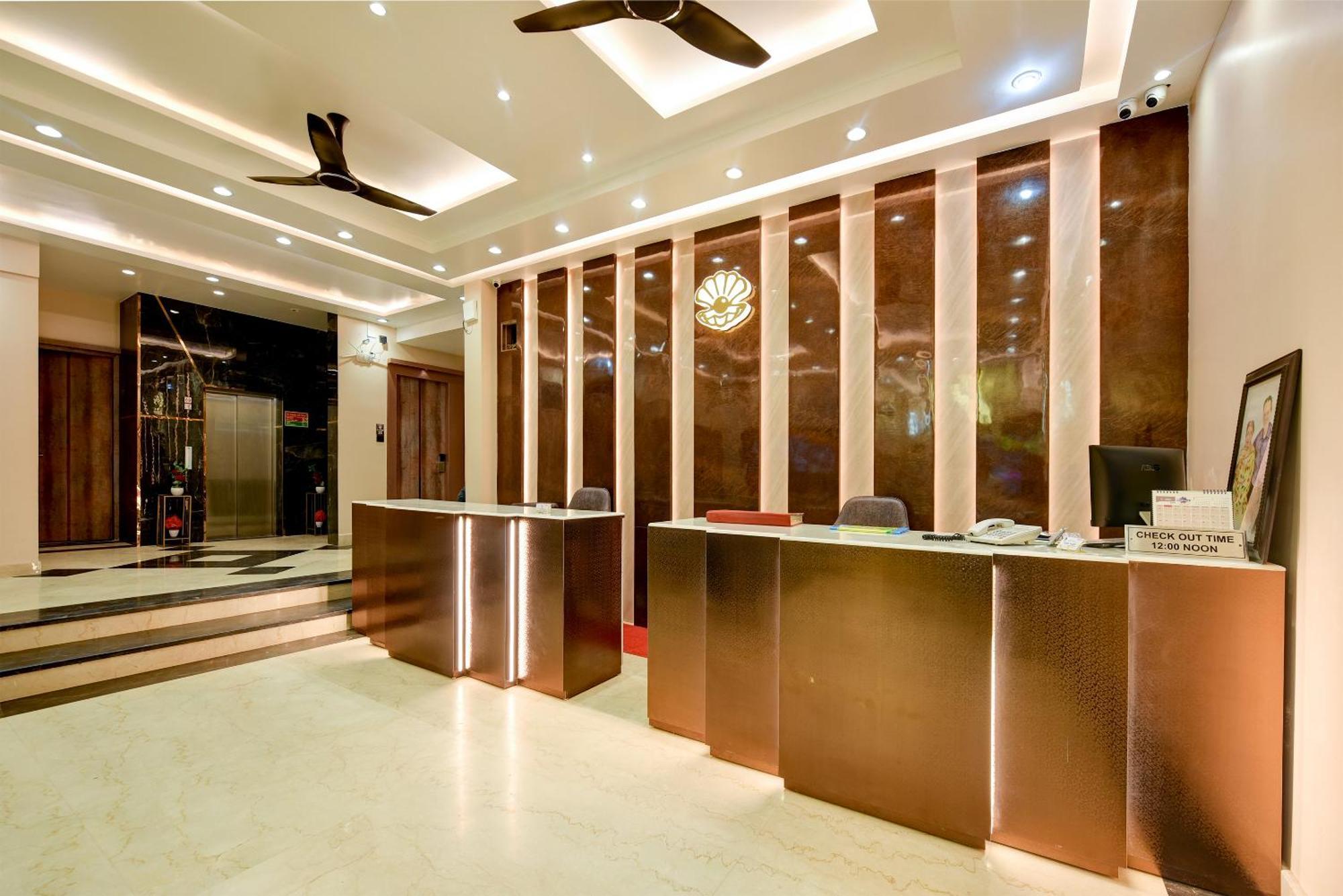 Hotel The Pearl Plaza In Centre - Near Railway Station 4*